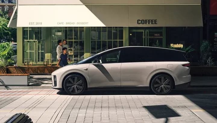 Li Auto Simplifies i8 Lineup with Price Reduction and Single Trim Option cover image