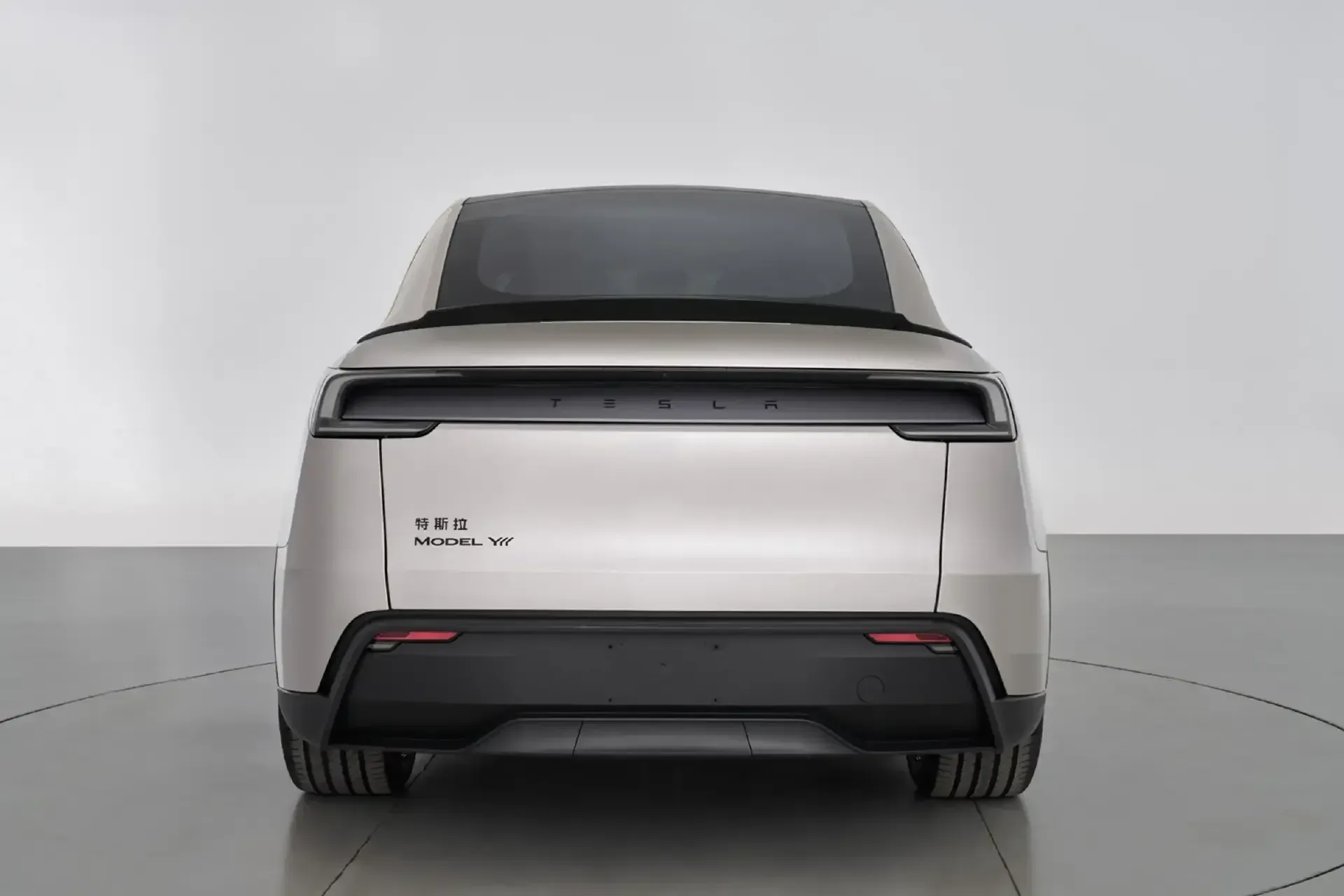Tesla Begins Shipping Model Y L to Select Showrooms, Expected to Launch in September cover image